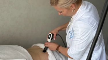 Сучасне лікування болю при пошкодженнях сідничного нерва у Медонії Прайм Ударно-хвильова терапія як частина безопераційного лікування при пошкодженнях сідничного нерва у Медонії Прайм